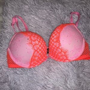 VICTORIA SECRET BOMBSHELL BRA